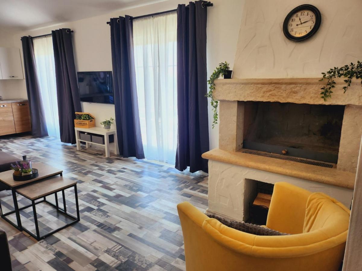 Villa Kuca Za Odmor Capella Stuti Exterior foto